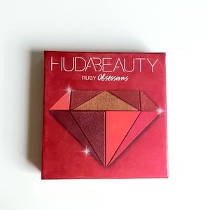 Huda Beauty Ruby Obsessions Eyeshadow Palette